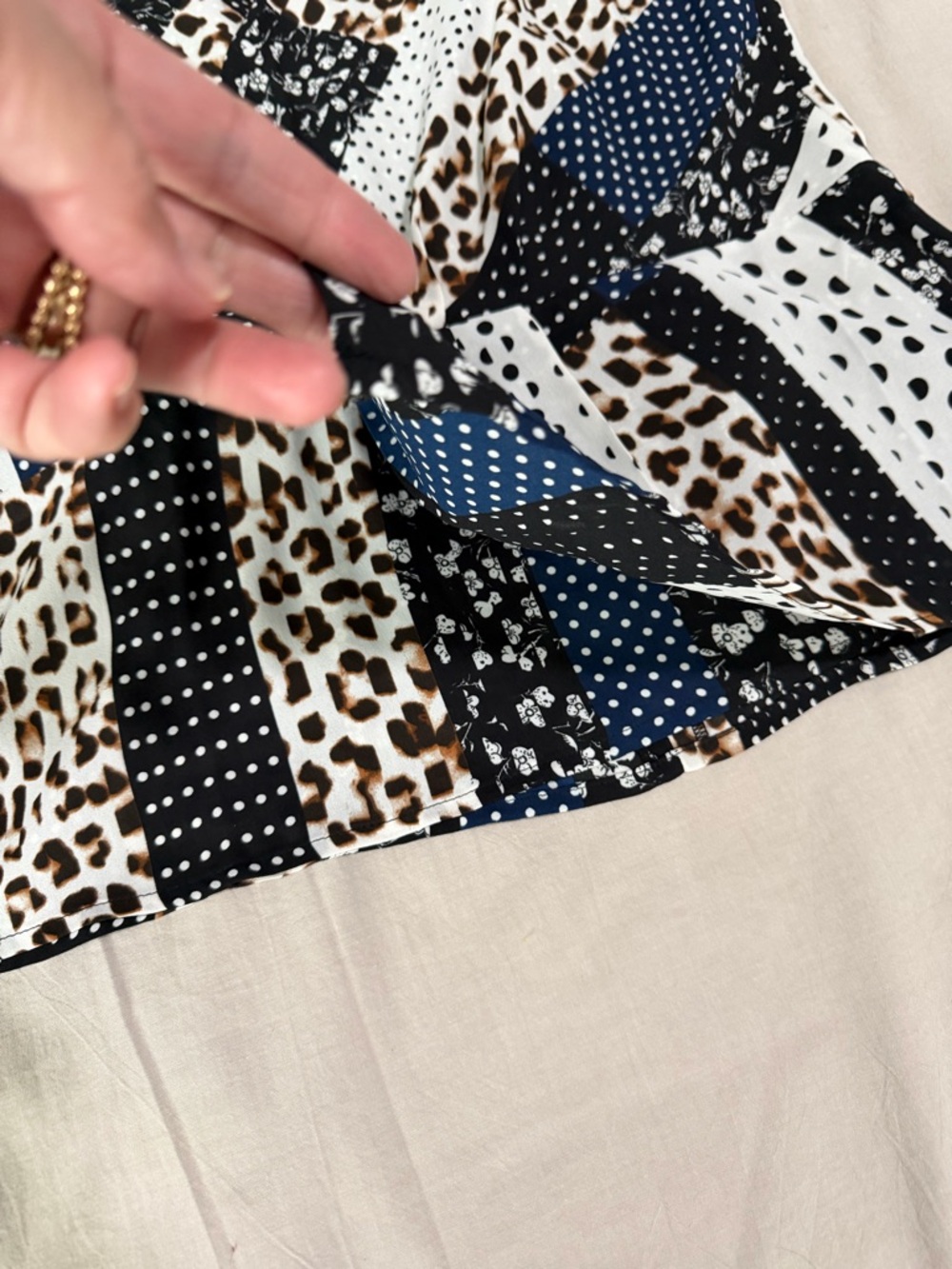 CAbi Crossover Cami, Mixed Print V-Neck Cami in Black White Navy, SZ 8 - Picture 8 of 14